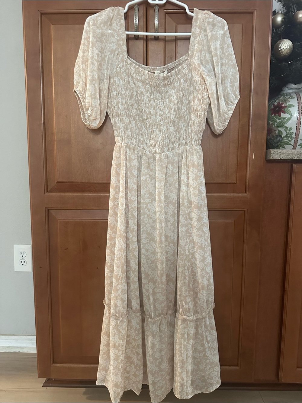 Jessica Simpson Cream Floral Smocked Midi Dress with Puff Sleeves